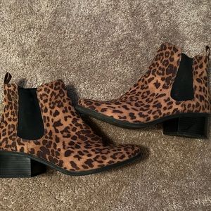 A New Day Chelsea Boots Leopard Print Size 11